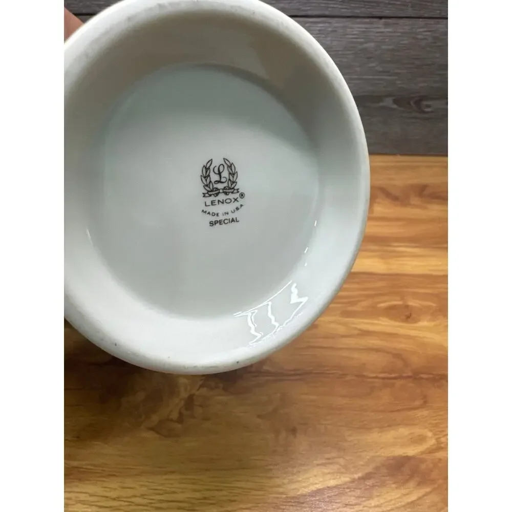 Lenox Special Holiday Holly Coffee Pot with Lid 9